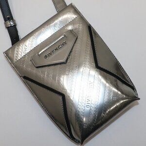 Givenchy Antigona Soft iPhone clutch Bag- Silver Givenchy Antigona Soft iPhone c